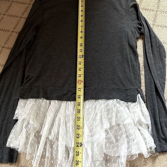 Clu charcoal long sleeve t shirt with lace bottom M - Picture 4 of 10